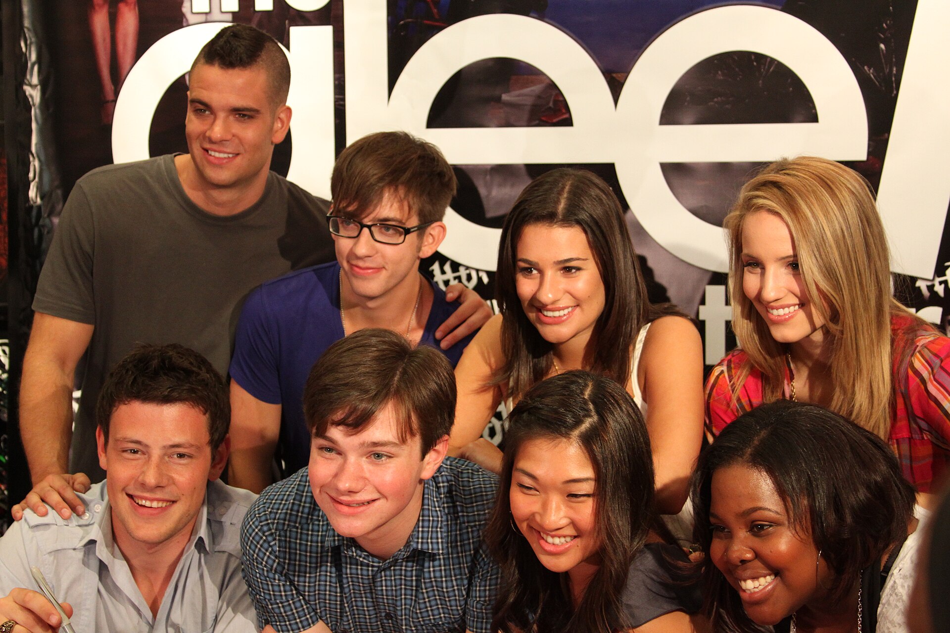 Imagem de referência de Glee, descrito nos dados abertos como série norte-americana