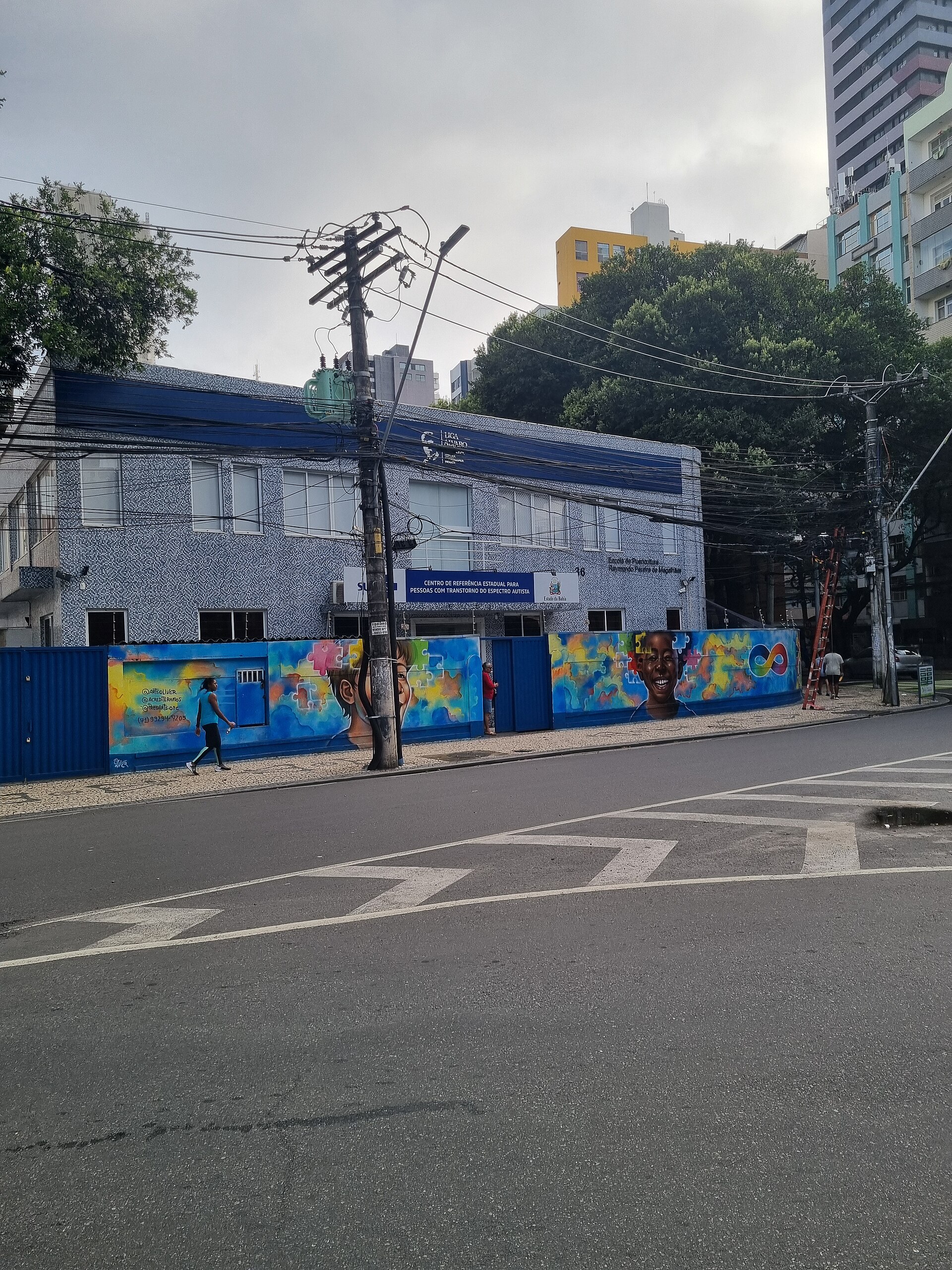 Imagem de referência relacionada a Centro de Referência Estadual para Pessoas com Transtorno do Espectro Autista, item descrito como centro hospitalar especializado em cuidados ao autismo em Salvador, Bahia, Brasil