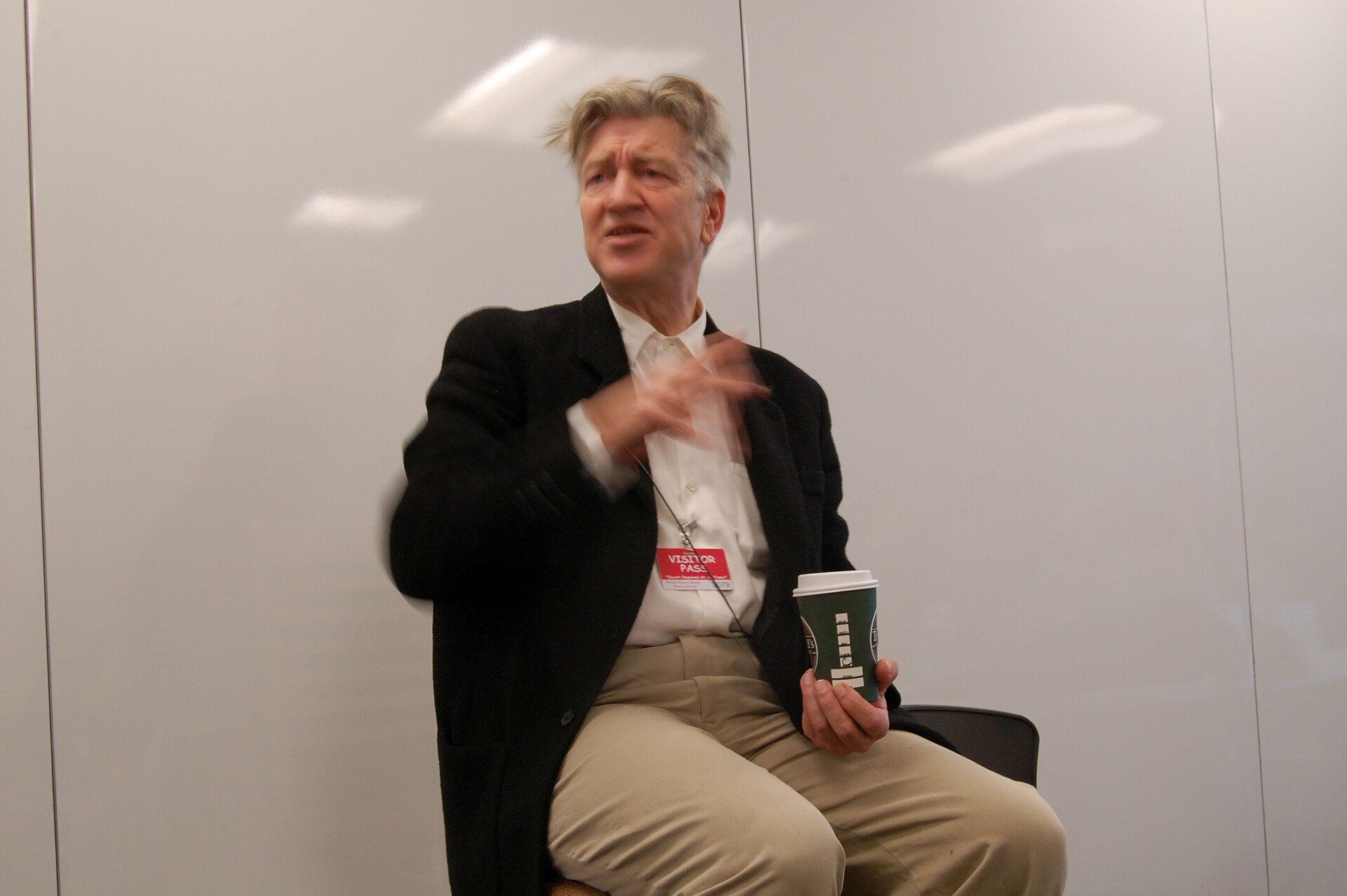Imagem de referência de David Lynch, descrito nos dados abertos como cineasta, artista e músico norte-americano (1946–2025)