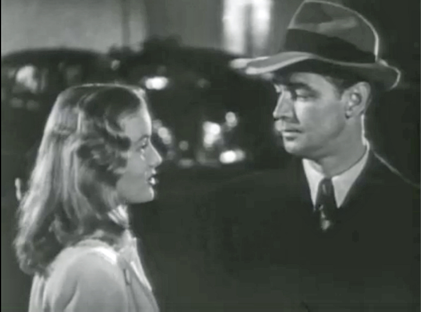 Imagem de referência de The Blue Dahlia, descrito nos dados abertos como filme de 1946 dirigido por George Marshall