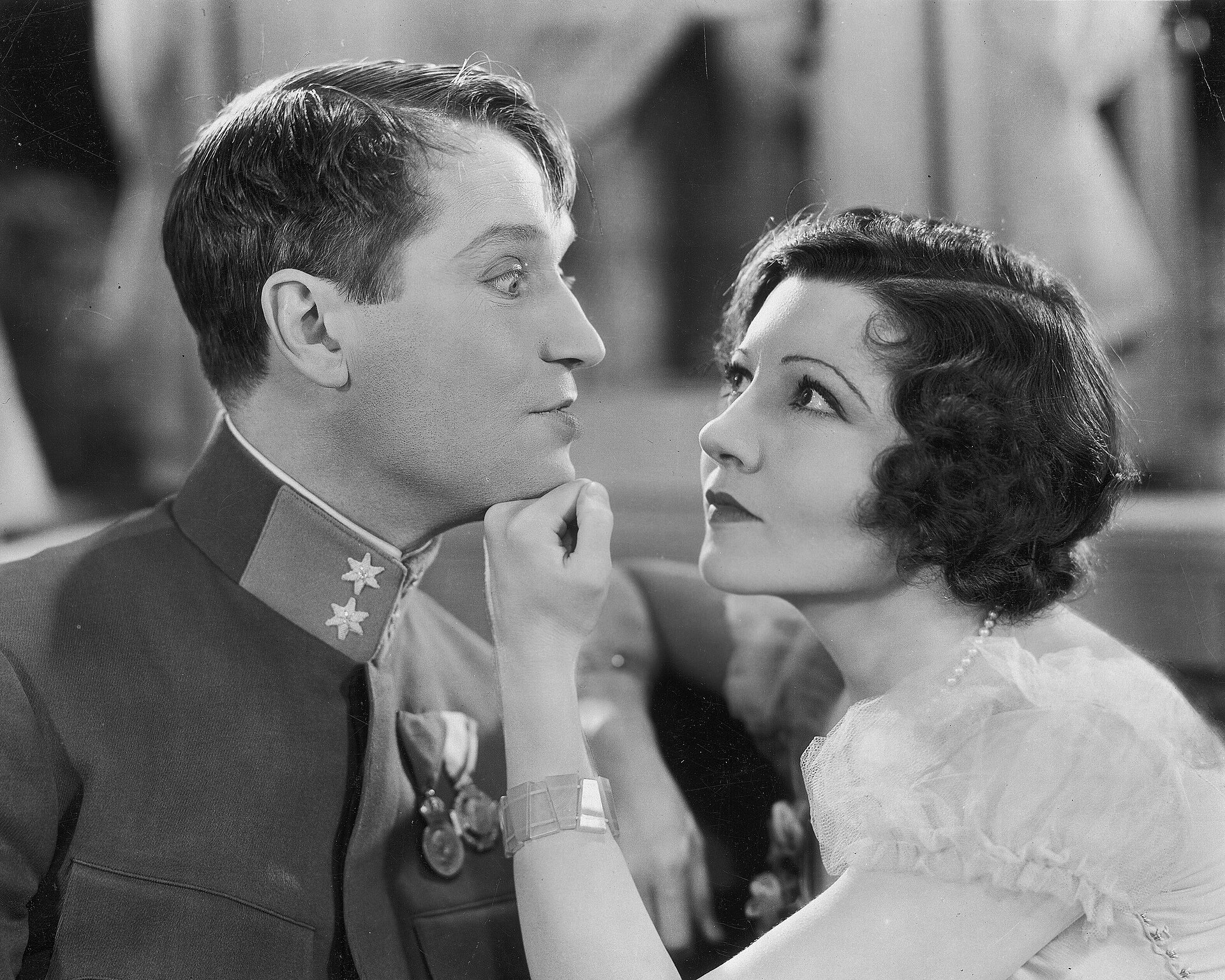 Imagem de referência de The Smiling Lieutenant, descrito nos dados abertos como filme de 1931 dirigido por Ernst Lubitsch