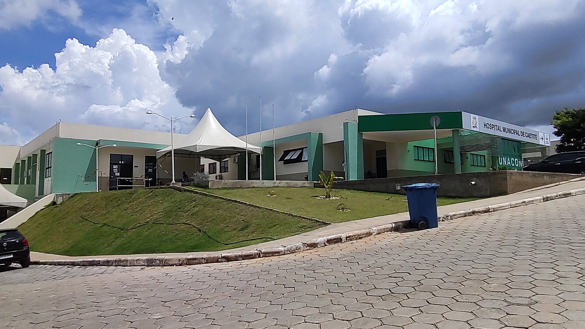 Imagem de referência de Hospital Municipal Dr. Ricardo de Tadeu Ladeia, descrito nos dados abertos como hospital oncológico localizado na cidade de Caetité, estado da Bahia, Brasil