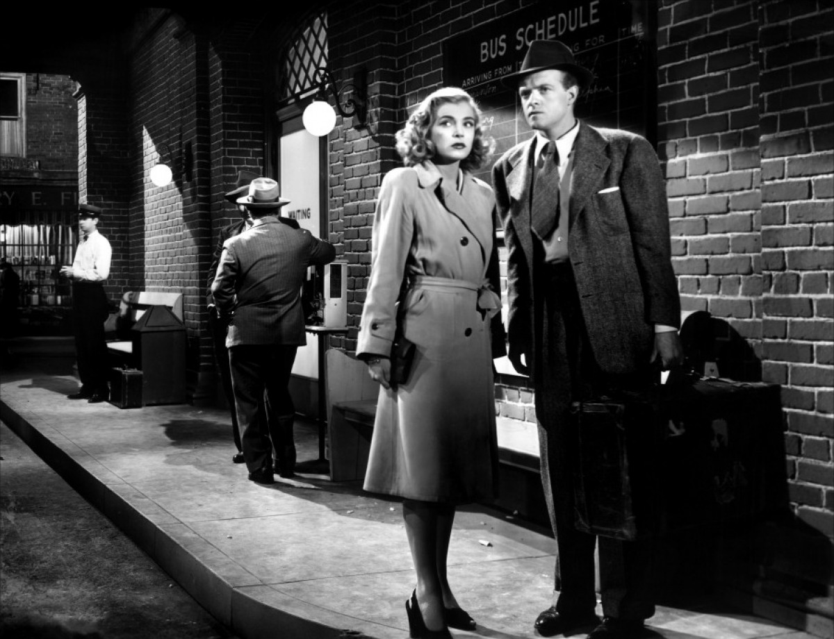 Imagem de referência de The Strange Love of Martha Ivers, descrito nos dados abertos como filme de 1946 dirigido por Lewis Milestone