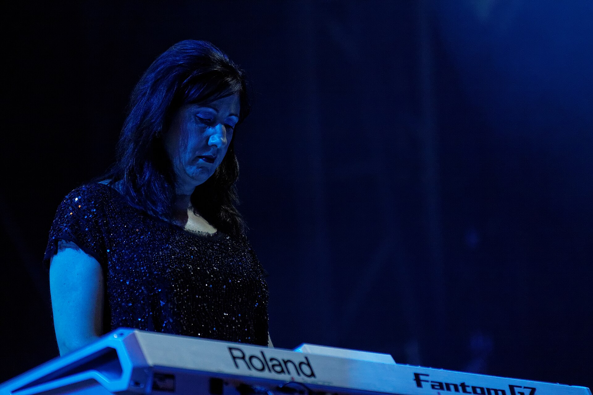 Imagem de referência de Gillian Gilbert, descrito nos dados abertos como musicista britânica