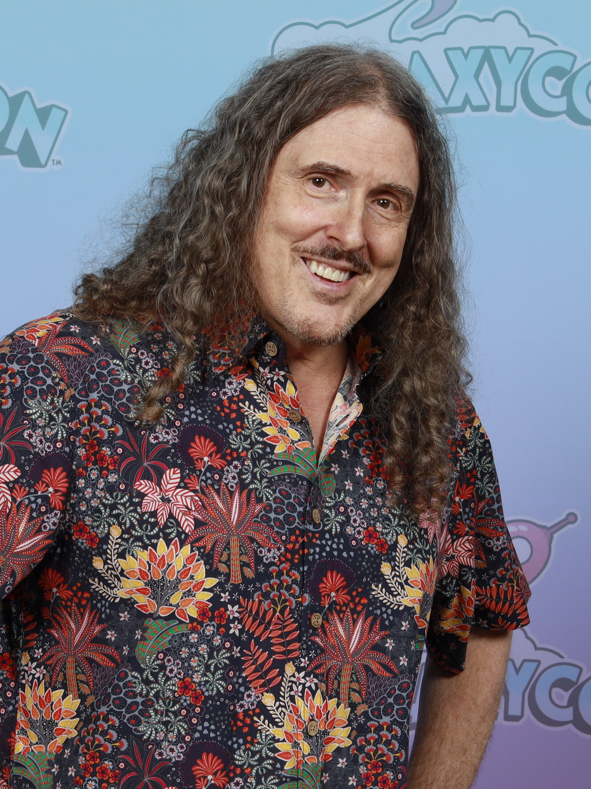 Imagem de referência de "Weird Al" Yankovic, descrito nos dados abertos como músico e humorista americano