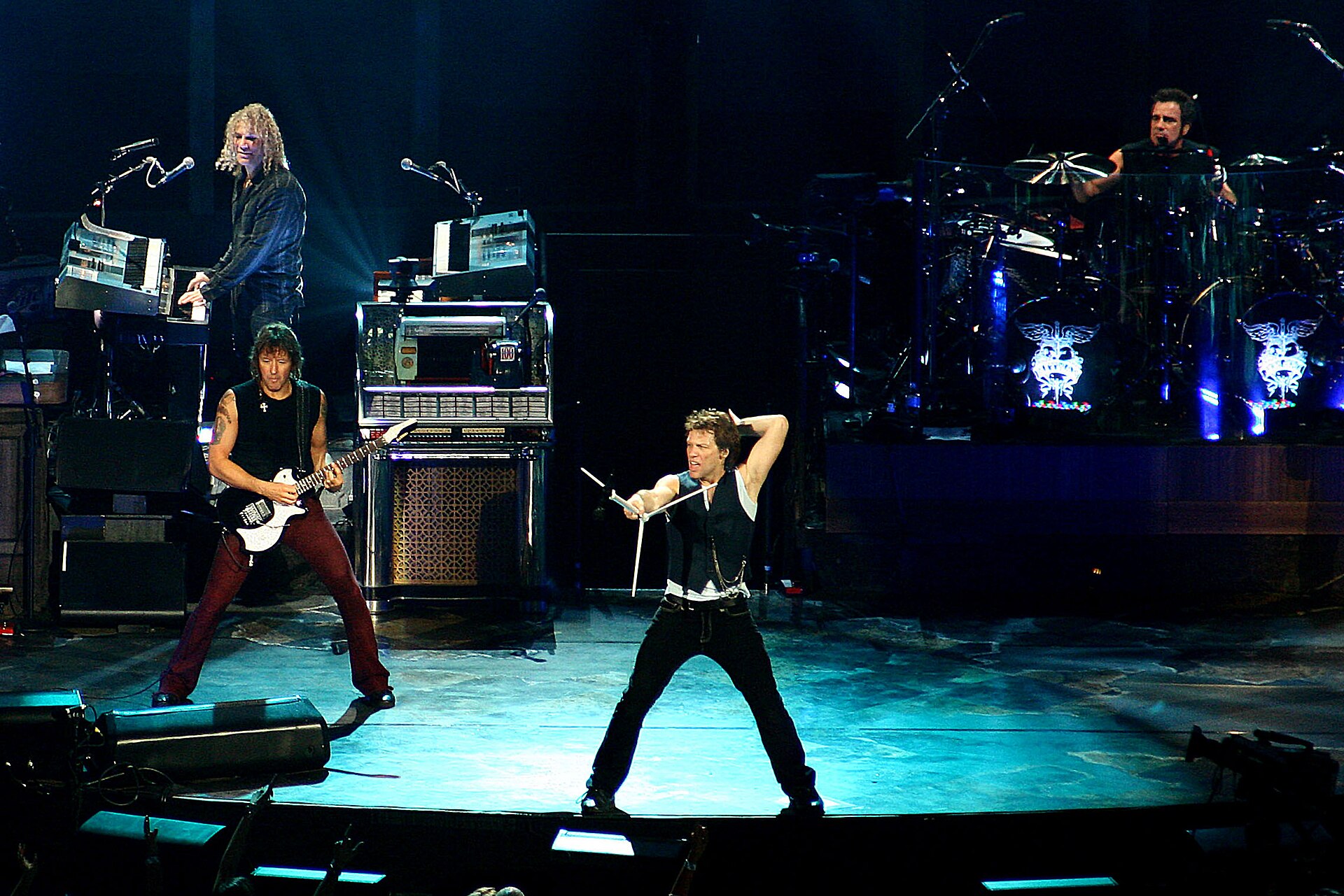 Imagem de referência de Bon Jovi, descrito nos dados abertos como banda americana de hard rock