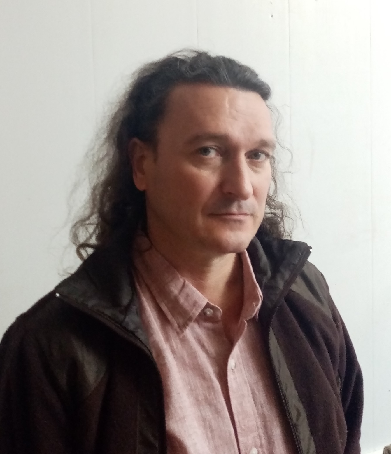 Imagem de referência de Alexander Akopov, descrito nos dados abertos como pintor russo
