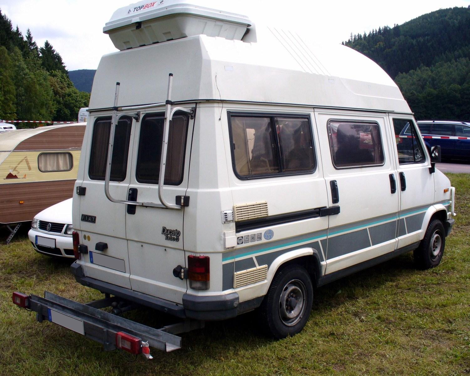 Imagem de referência relacionada a Camping Cosmos, item descrito como filme de 1996 dirigido por Jan Bucquoy