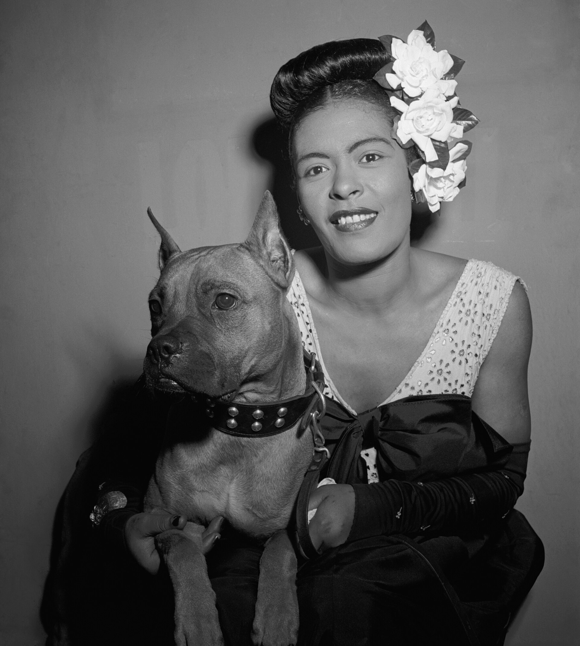 Imagem de referência de Billie Holiday, descrito nos dados abertos como cantora de jazz estadunidense (1915–1959)