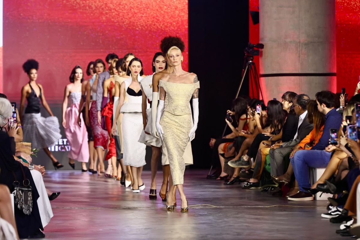 LVMH e Kering adotam novas regras de proteção a modelos a partir de 2027