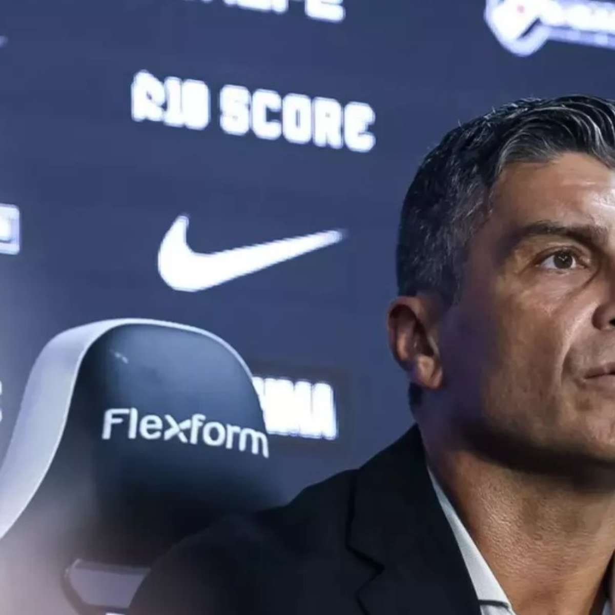 Pedro Emanuel admite falhas do Vasco e alerta para o Z-4; veja