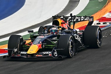 F1: Verstappen arranca pole da sprint em Singapura com Russel em segundo e Bortoleto em 14º