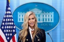 Trump demite Katie Zacharia do cargo de secretária de imprensa da Casa Branca após cinco dias, dizem assessores