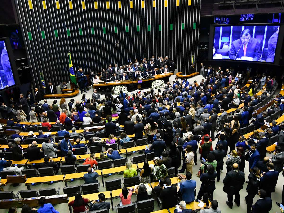 Acabou a fé? O que explica candidatos religiosos não conseguirem ser eleitos em 2026