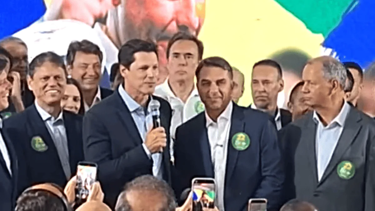 Governador de Goiás pede que Flávio se inspire governo de Bolsonaro e Temer