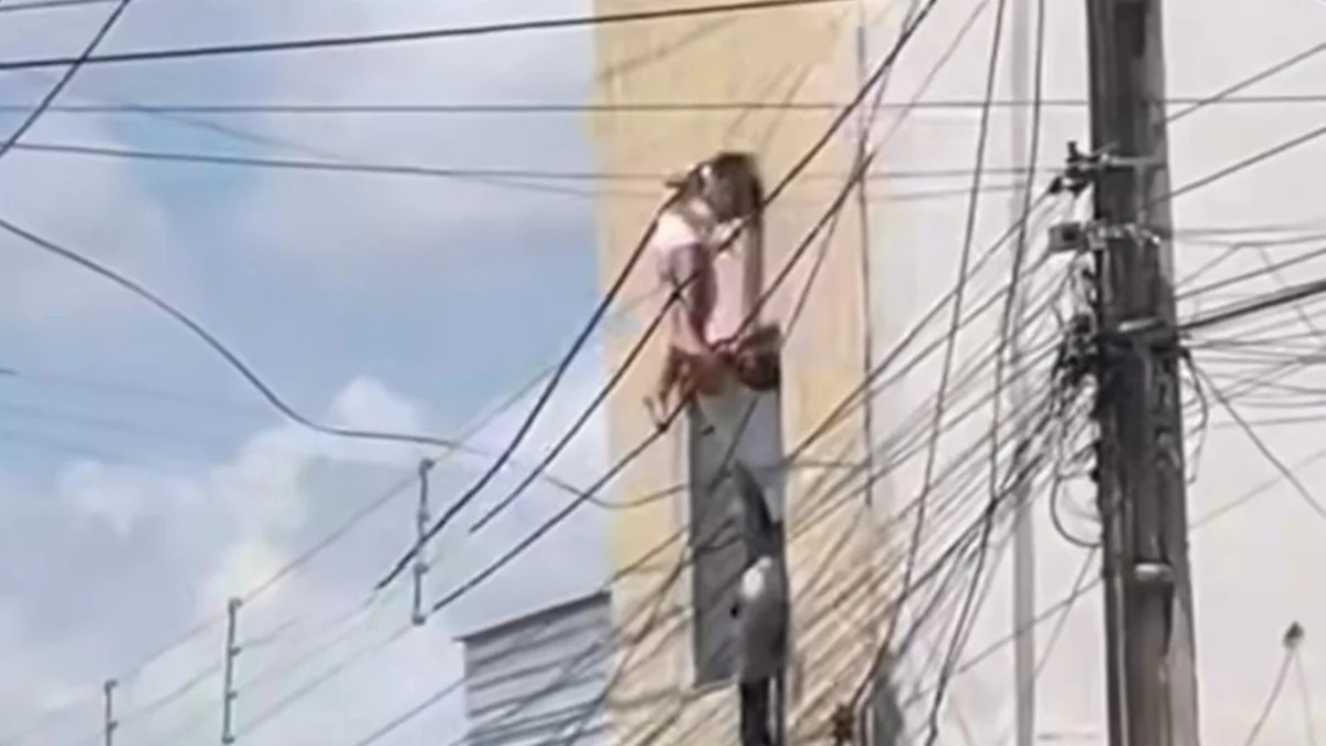 Criança fica presa em fiação após cair do 2º andar de prédio em Alagoas