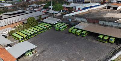 Garagem de &ocirc;nibus em Teresina (PI) com v&aacute;rios ve&iacute;culos parados; foto seria deste domingo, 25 Foto: Divulga&ccedil;&atilde;o / PT