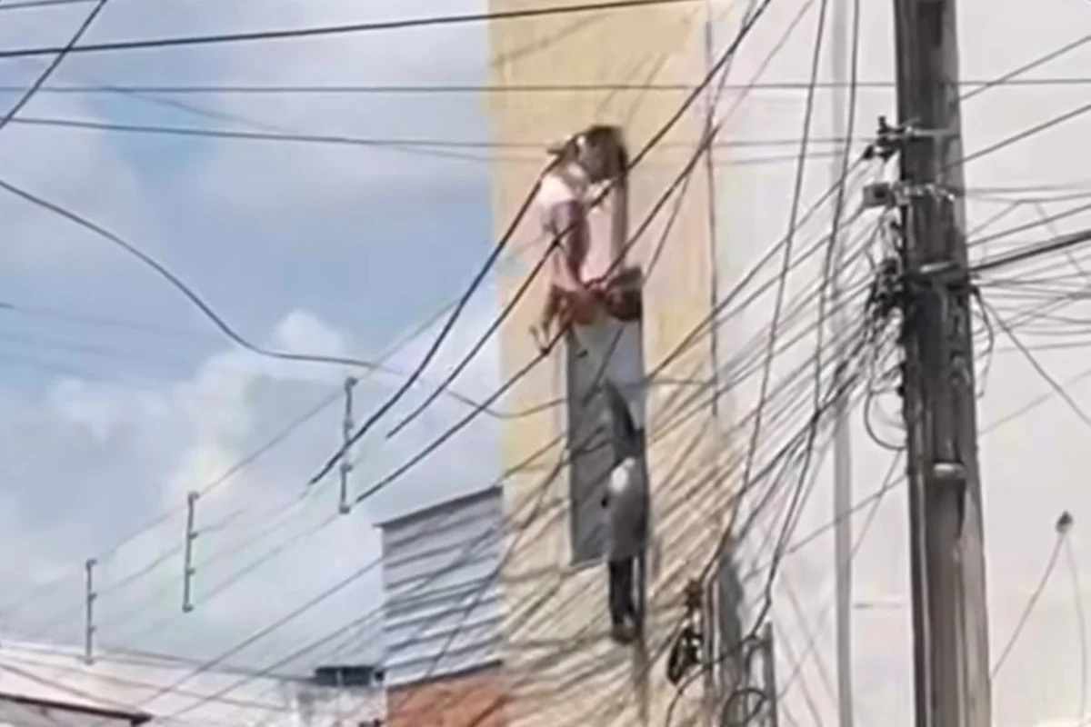 Imagem colorida de criança no fio em Alagoas