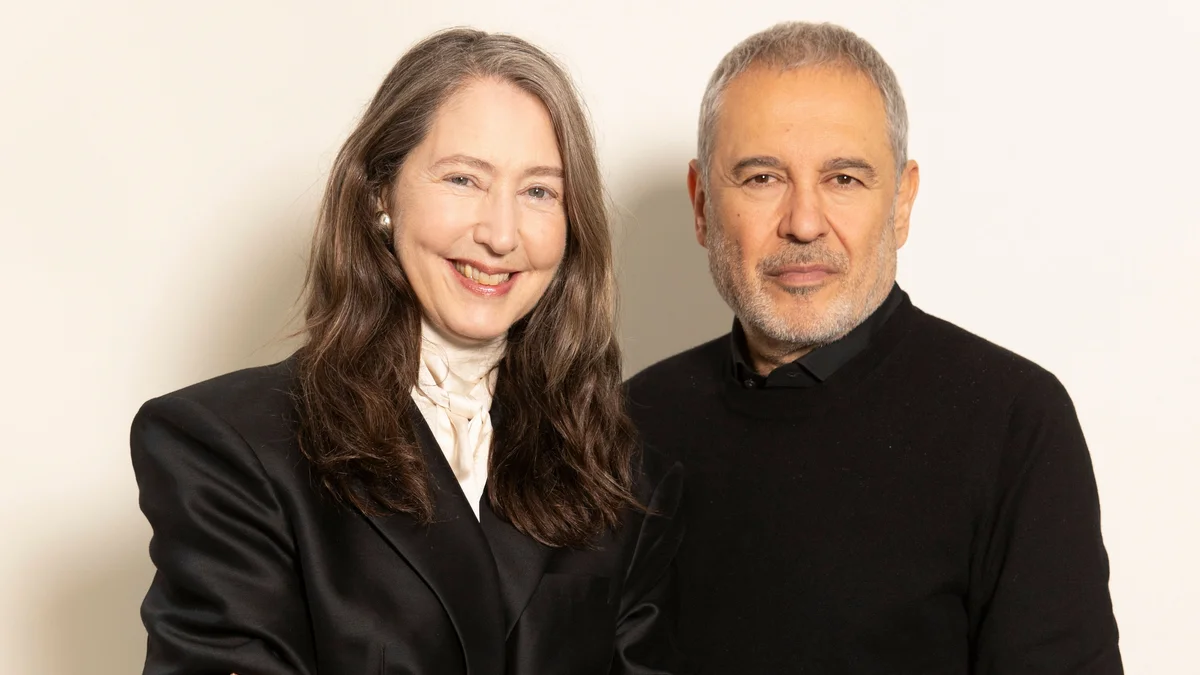 “A escala é diferente, o espírito é o mesmo”, diz Elie Saab antes do lançamento da colaboração com a H&M