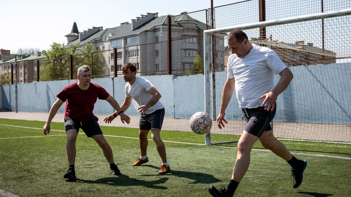 Futebol recreativo pode melhorar saúde de pessoas com diabetes, diz estudo