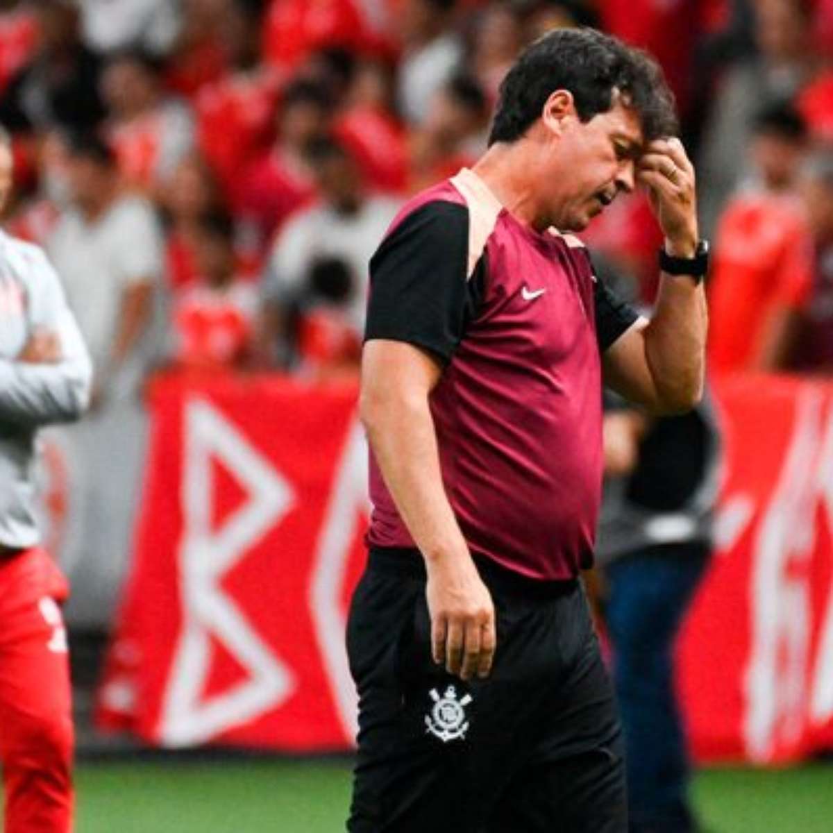 Opinião: Corinthians desperdiça pausa e demite Fernando Diniz na pior hora possível