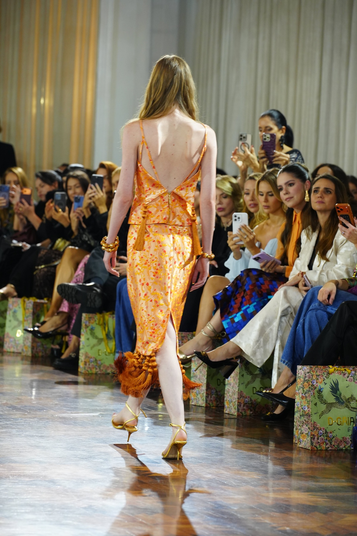 LVMH e Kering adotam novas regras de proteção a modelos a partir de 2027