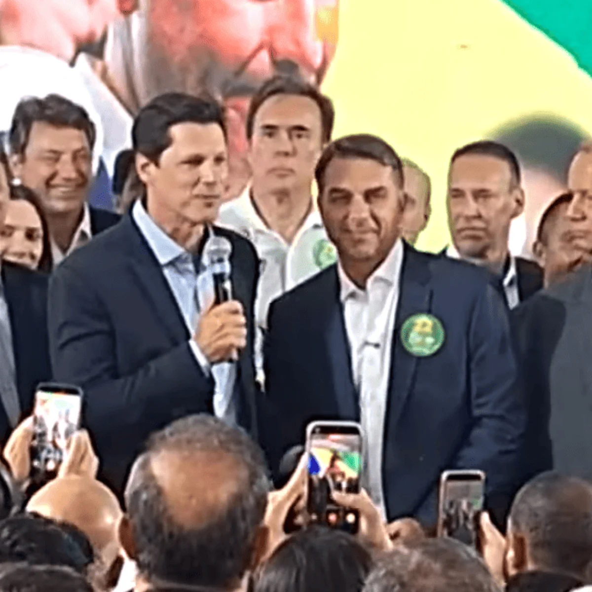 Governador de Goiás pede que Flávio se inspire governo de Bolsonaro e Temer