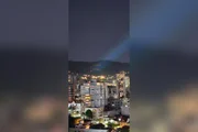 Projeções em serra de BH têm protestos contra Flávio e apoio a Lula