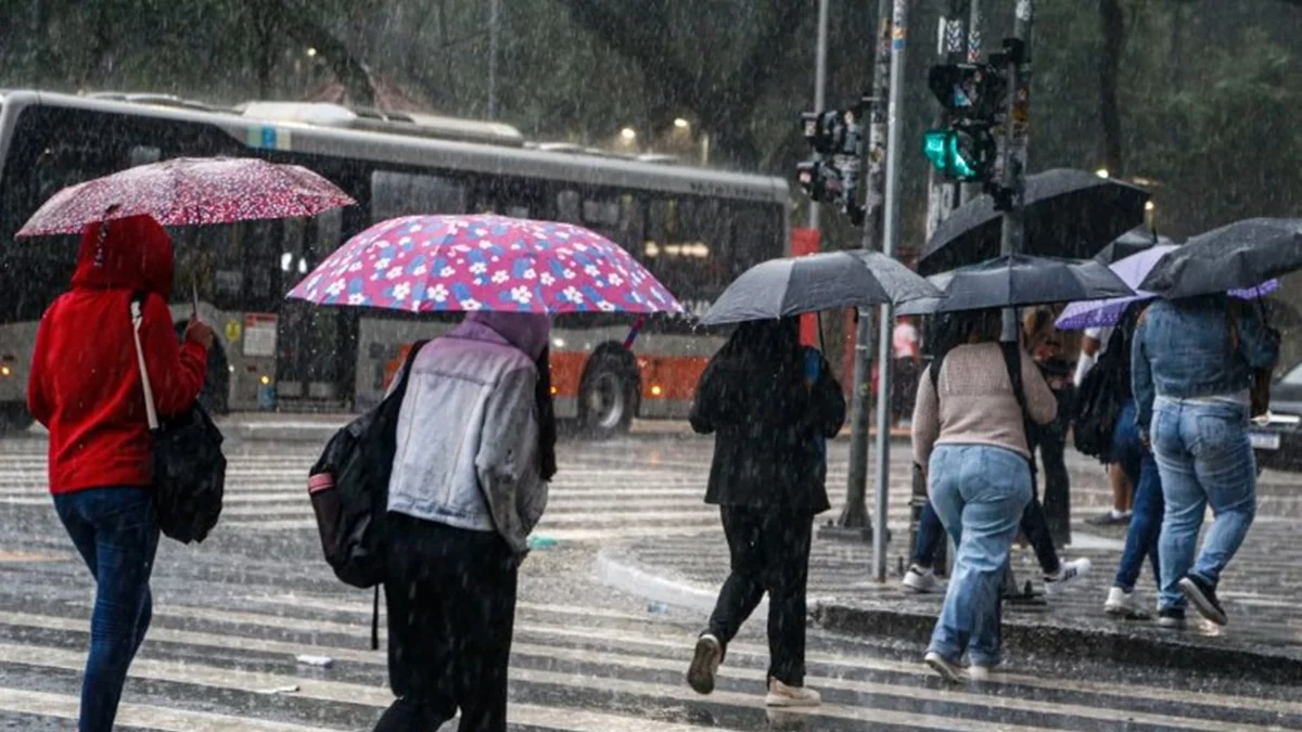 Clima: frente fria leva temporais ao Sul e Sudeste nesta sexta (23/10)