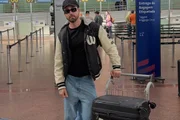 Internautas detonam após Rico Melquiades posar no aeroporto: "Tchau, some"