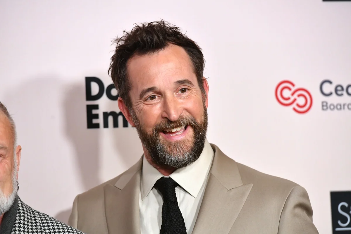 Noah Wyle revela como George Clooney reagiu a título de "homem mais sexy"
