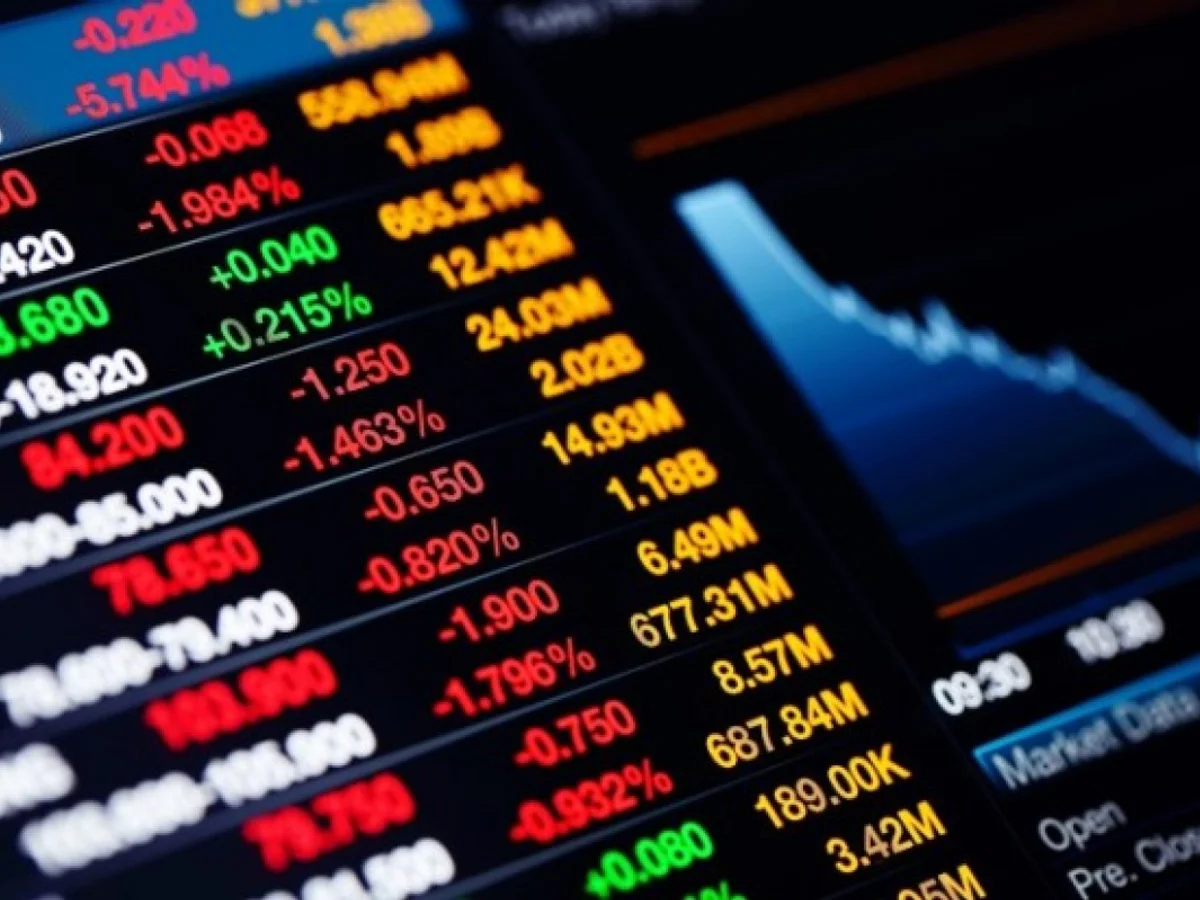 Bolsa fecha em alta de 0,44%, e dólar cai após três altas seguidas