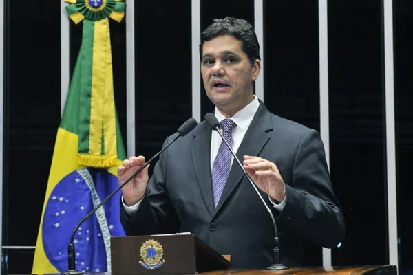 Paraná Pesquisas: Pazolini tem 52,4% e Ferraço, 39,8% no 2º turno no ES