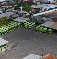 Garagem de ônibus em Teresina (PI) com vários veículos parados; foto seria deste domingo, 25 Foto: Divulgação / PT