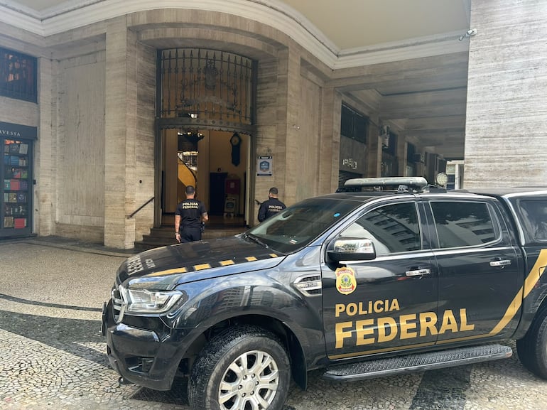 PF investiga suspeita de fraude em contratos de castração animal de R$ 200 milhões no RJ